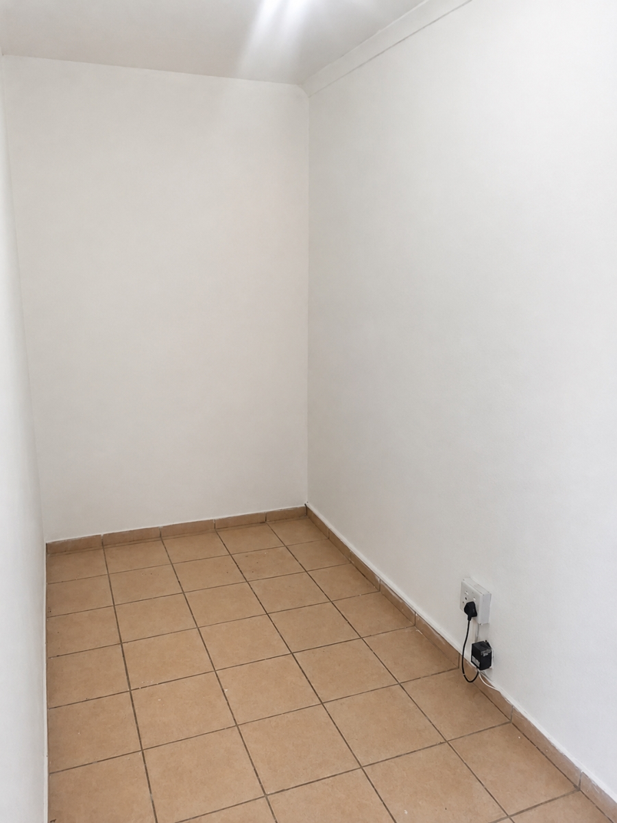 To Let Commercial Property for Rent in Glenanda Gauteng