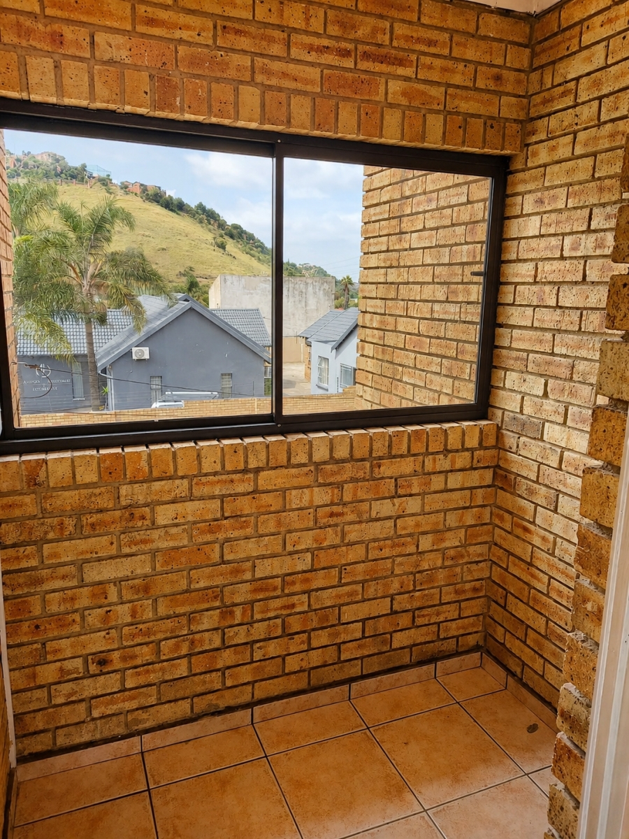 To Let Commercial Property for Rent in Glenanda Gauteng