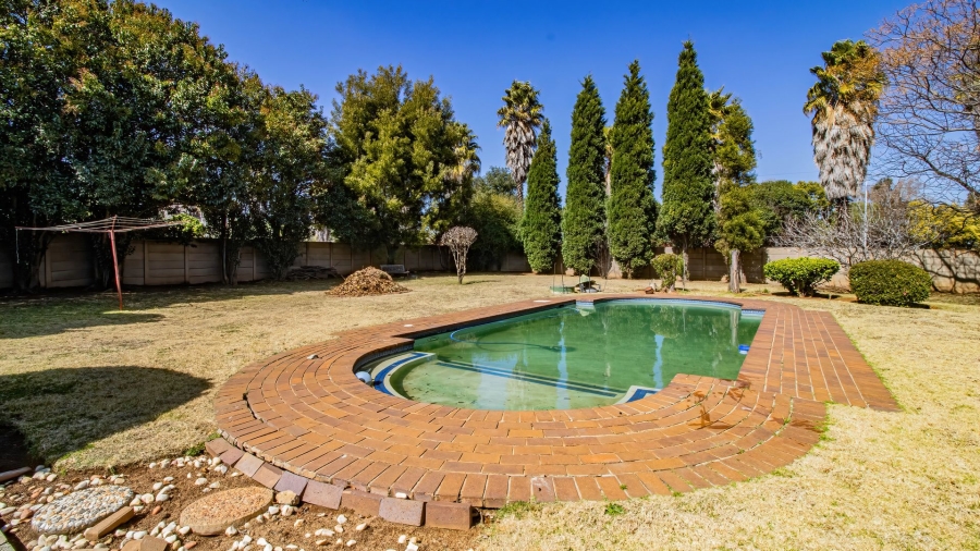 3 Bedroom Property for Sale in Brackenhurst Gauteng