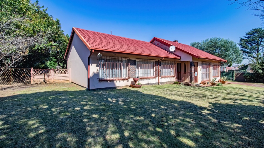 3 Bedroom Property for Sale in Brackenhurst Gauteng