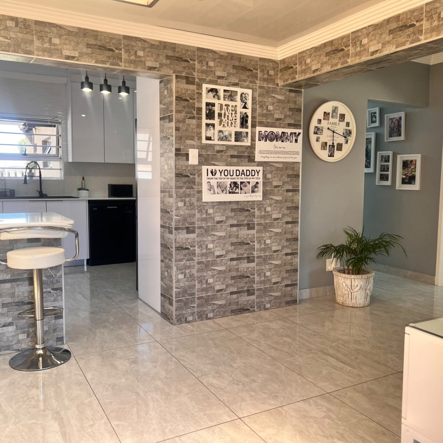 4 Bedroom Property for Sale in Brackendowns Gauteng