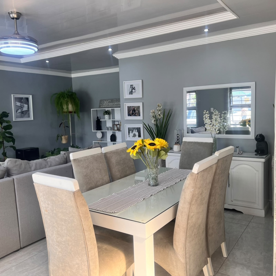 4 Bedroom Property for Sale in Brackendowns Gauteng
