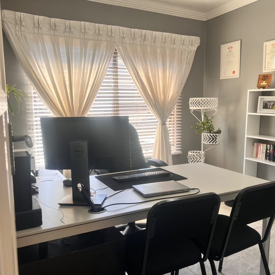 4 Bedroom Property for Sale in Brackendowns Gauteng