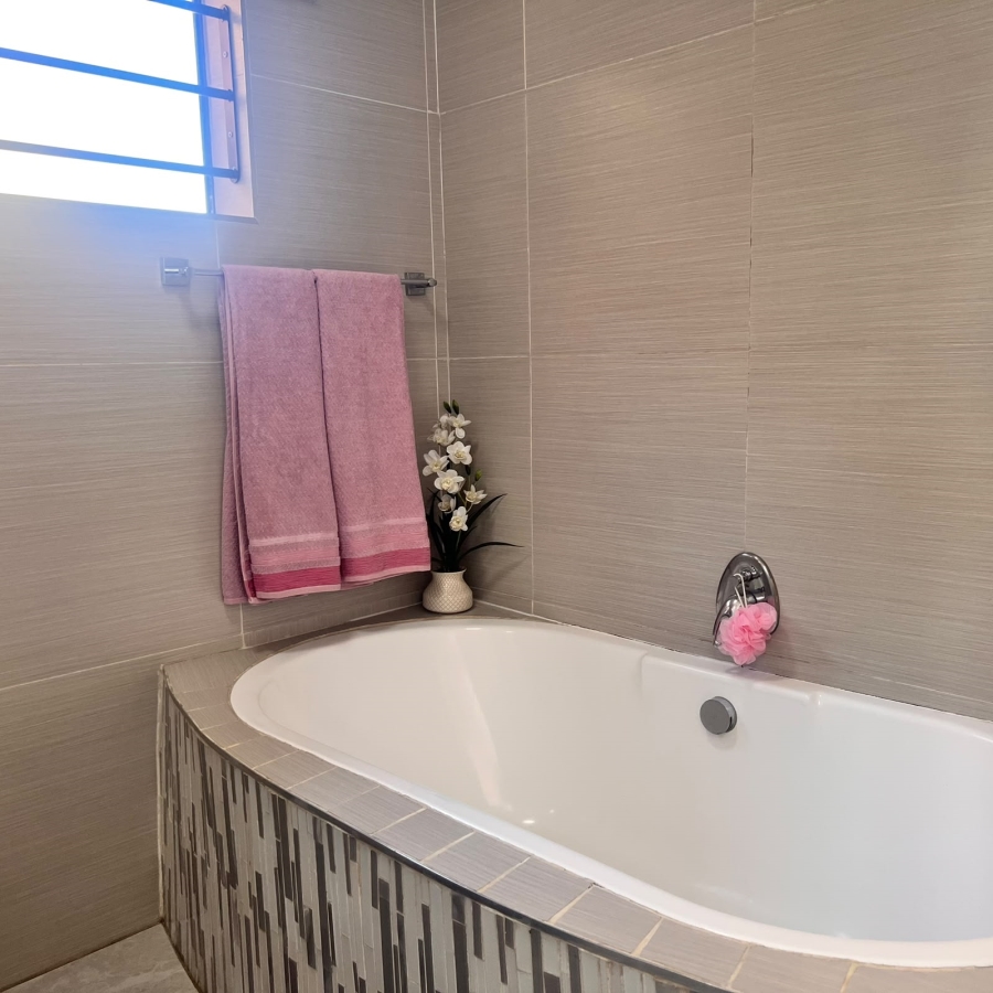 4 Bedroom Property for Sale in Brackendowns Gauteng