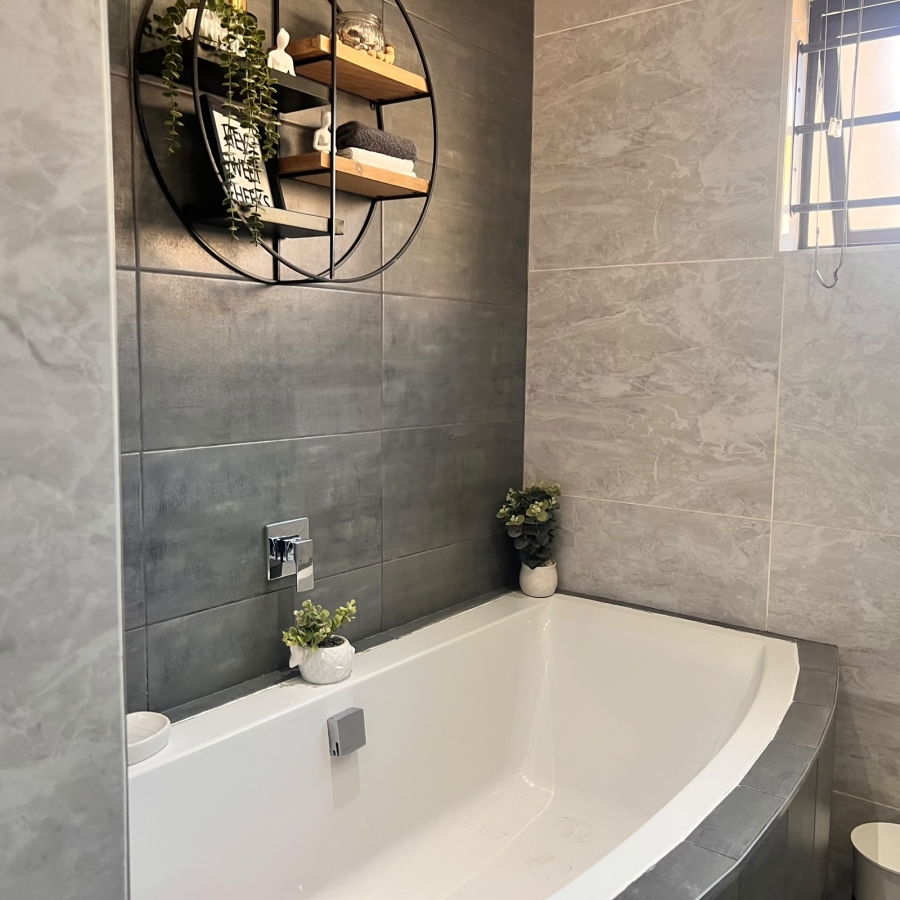 4 Bedroom Property for Sale in Brackendowns Gauteng