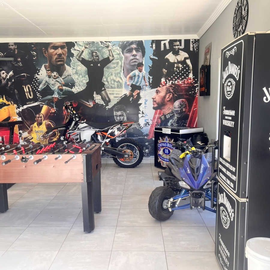 4 Bedroom Property for Sale in Brackendowns Gauteng