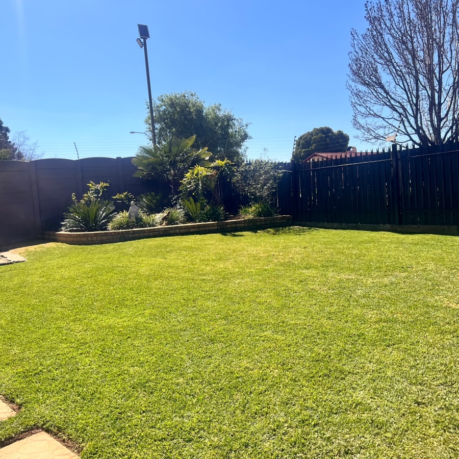 4 Bedroom Property for Sale in Brackendowns Gauteng