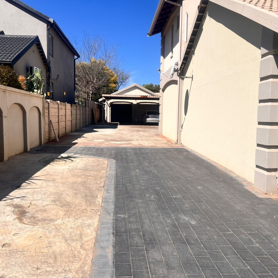 4 Bedroom Property for Sale in Brackendowns Gauteng