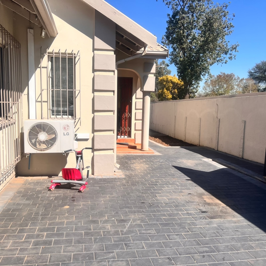 4 Bedroom Property for Sale in Brackendowns Gauteng