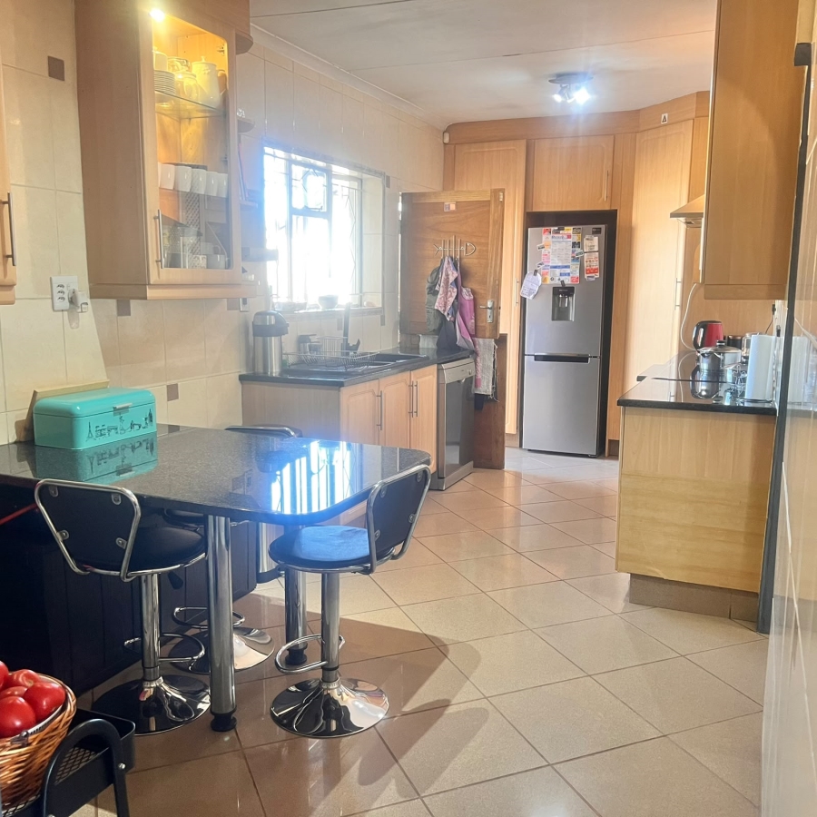 4 Bedroom Property for Sale in Brackendowns Gauteng