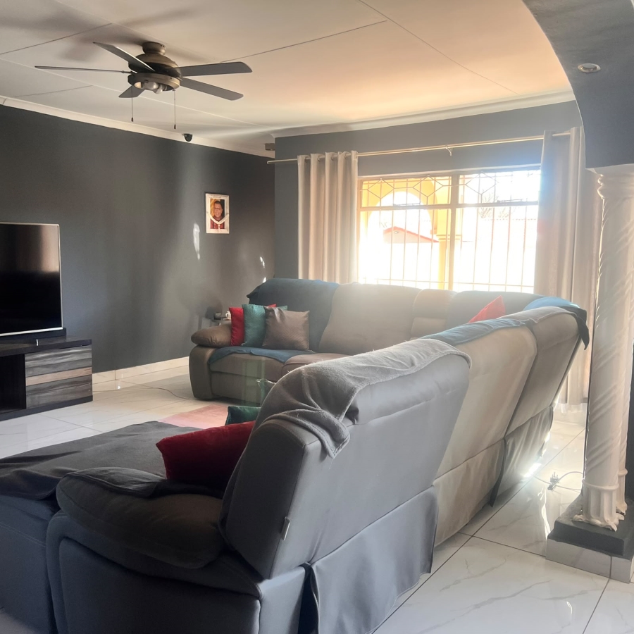 4 Bedroom Property for Sale in Brackendowns Gauteng