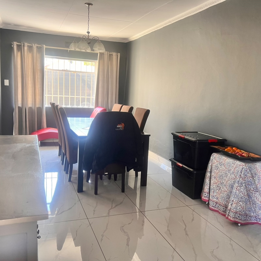 4 Bedroom Property for Sale in Brackendowns Gauteng