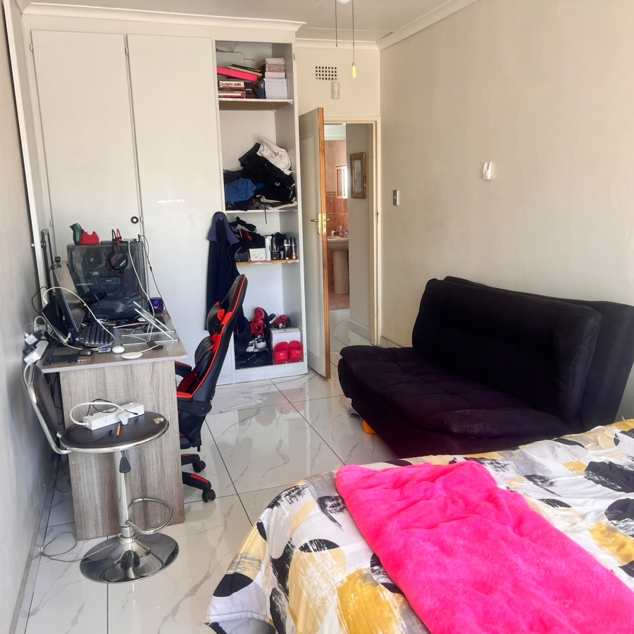 4 Bedroom Property for Sale in Brackendowns Gauteng