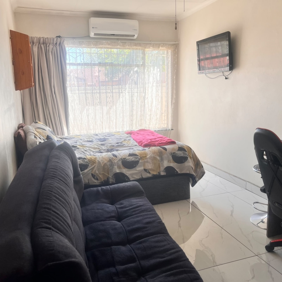 4 Bedroom Property for Sale in Brackendowns Gauteng