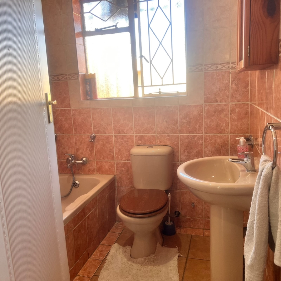 4 Bedroom Property for Sale in Brackendowns Gauteng