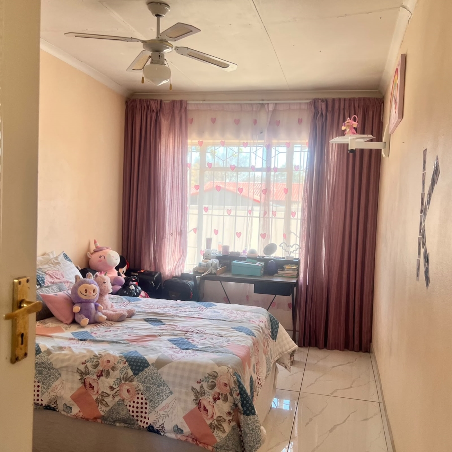 4 Bedroom Property for Sale in Brackendowns Gauteng