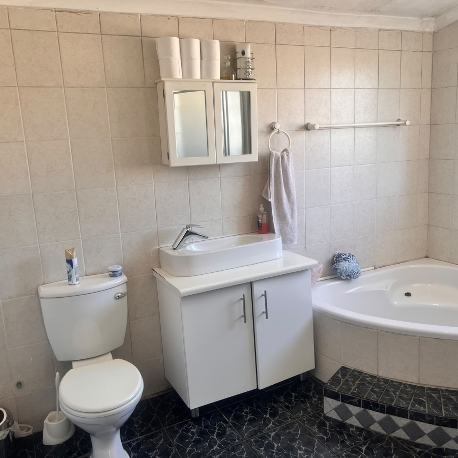 4 Bedroom Property for Sale in Brackendowns Gauteng