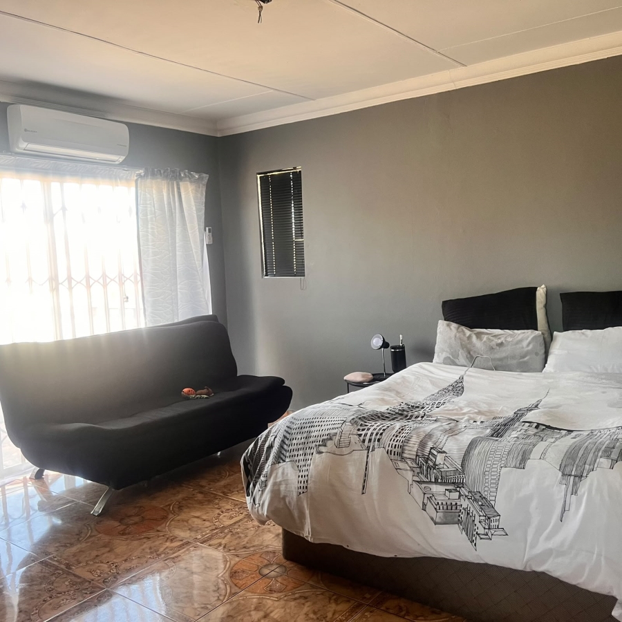 4 Bedroom Property for Sale in Brackendowns Gauteng