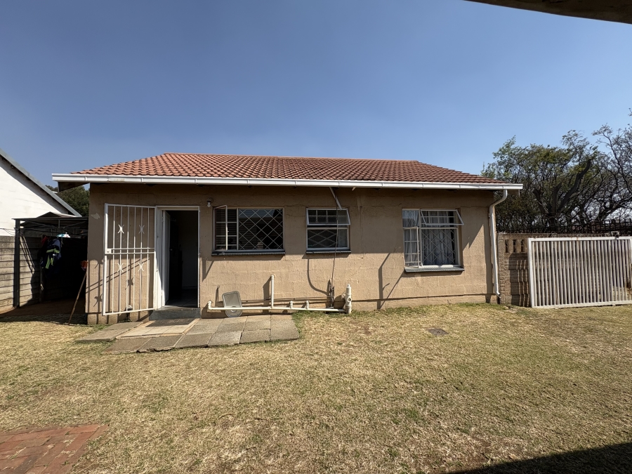 2 Bedroom Property for Sale in Moffat View Gauteng