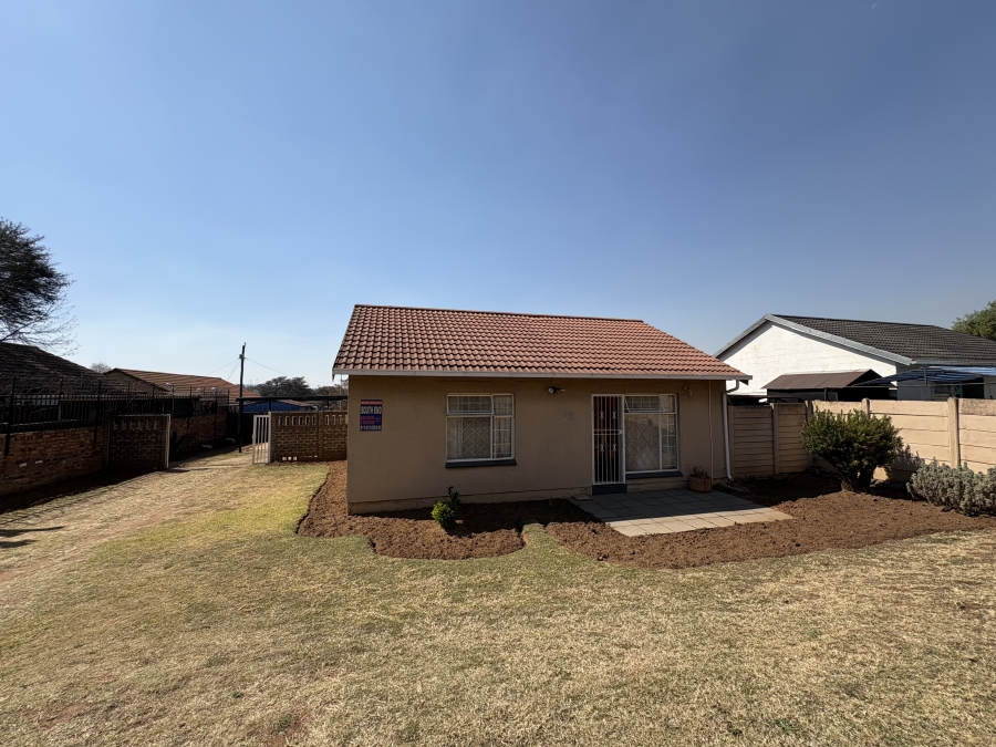 2 Bedroom Property for Sale in Moffat View Gauteng