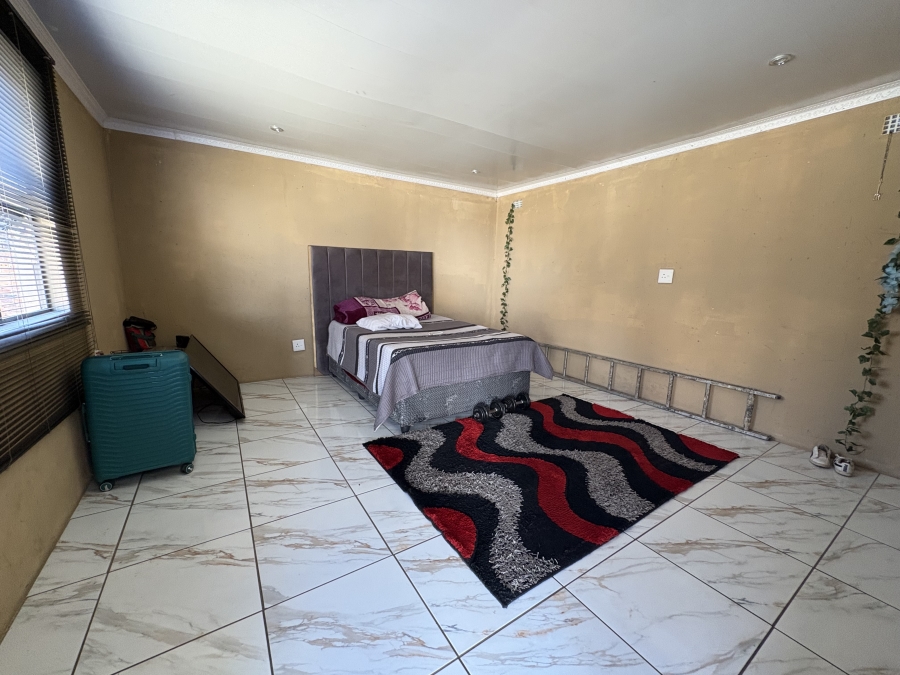 2 Bedroom Property for Sale in Moffat View Gauteng
