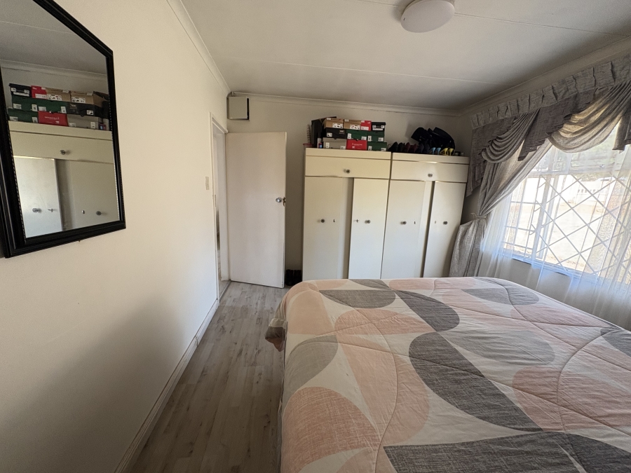2 Bedroom Property for Sale in Moffat View Gauteng