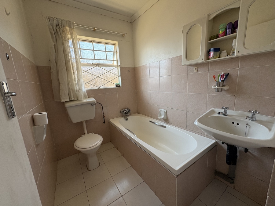 2 Bedroom Property for Sale in Moffat View Gauteng