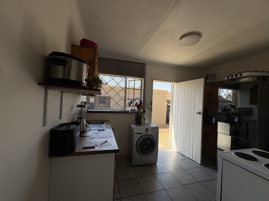 2 Bedroom Property for Sale in Moffat View Gauteng