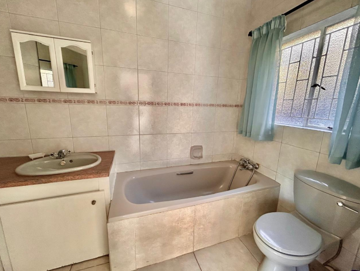 2 Bedroom Property for Sale in Oakdene Gauteng