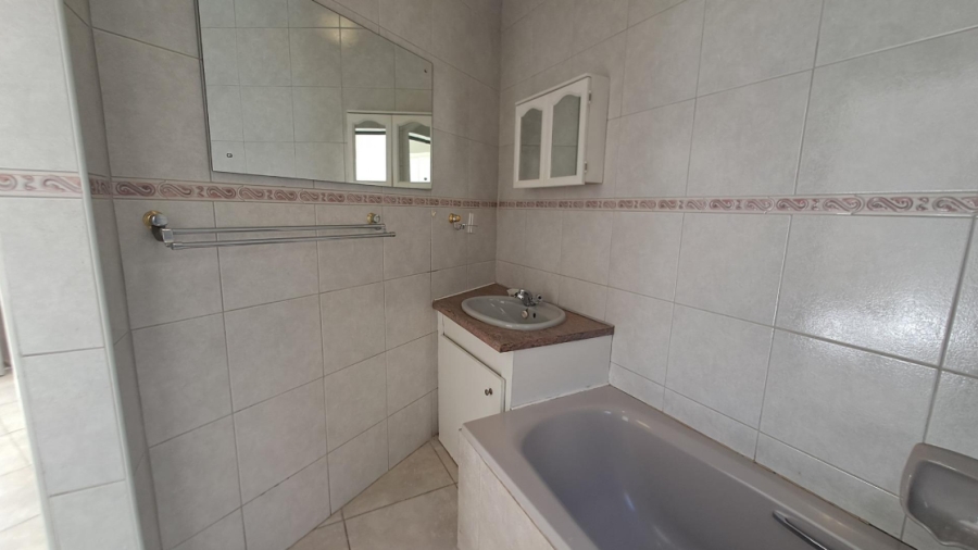 2 Bedroom Property for Sale in Oakdene Gauteng