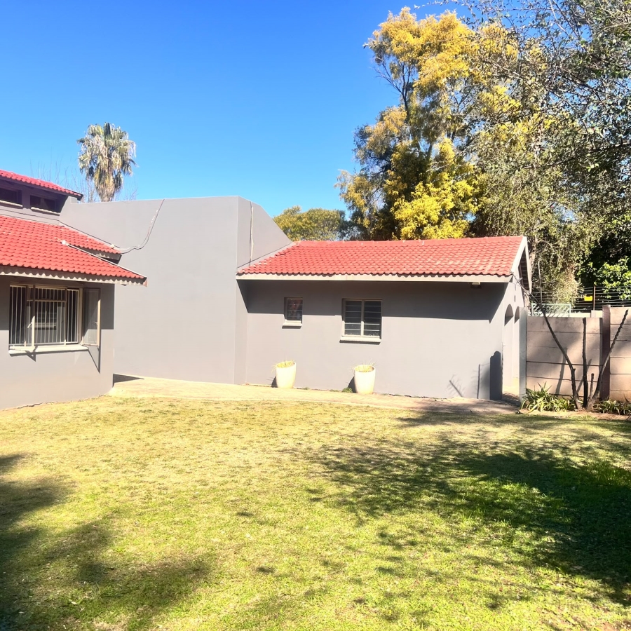 3 Bedroom Property for Sale in Brackendowns Gauteng