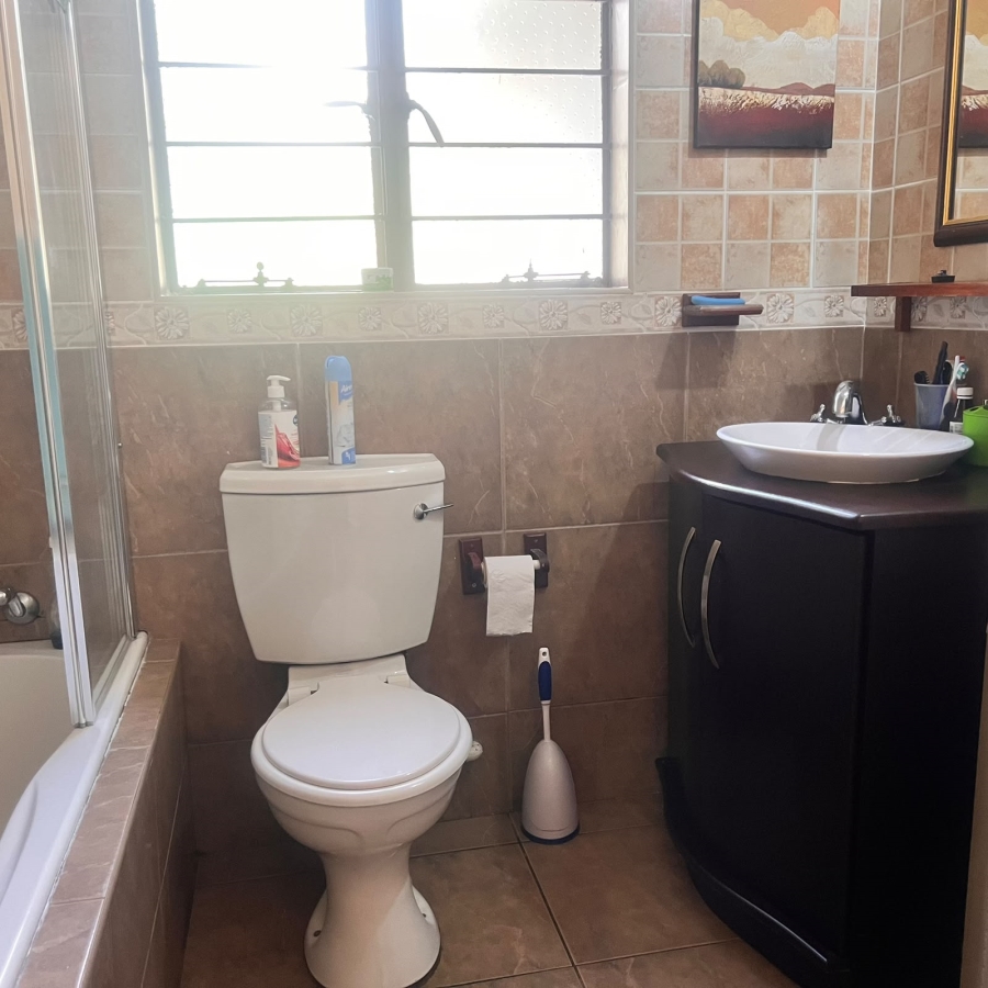3 Bedroom Property for Sale in Brackendowns Gauteng