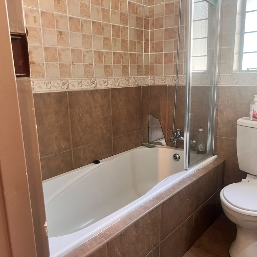 3 Bedroom Property for Sale in Brackendowns Gauteng