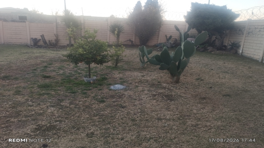 3 Bedroom Property for Sale in Bonanne Gauteng