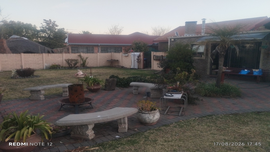 3 Bedroom Property for Sale in Bonanne Gauteng