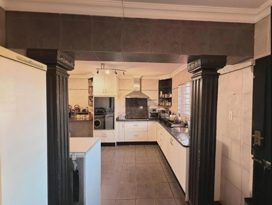 5 Bedroom Property for Sale in Golf Park Gauteng