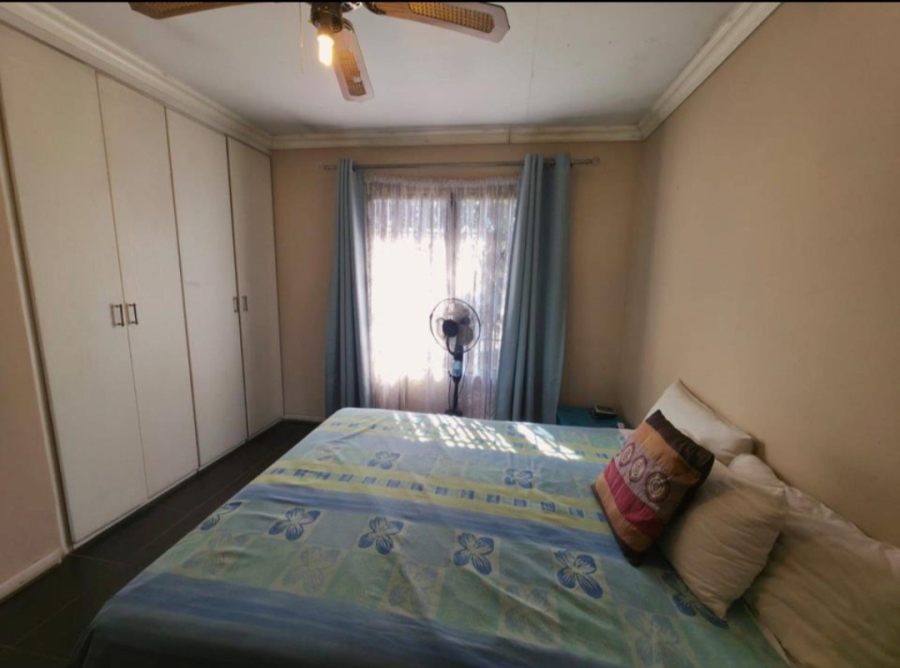 5 Bedroom Property for Sale in Golf Park Gauteng