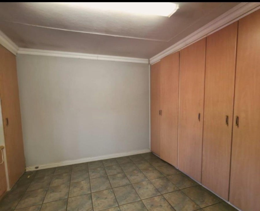 5 Bedroom Property for Sale in Golf Park Gauteng