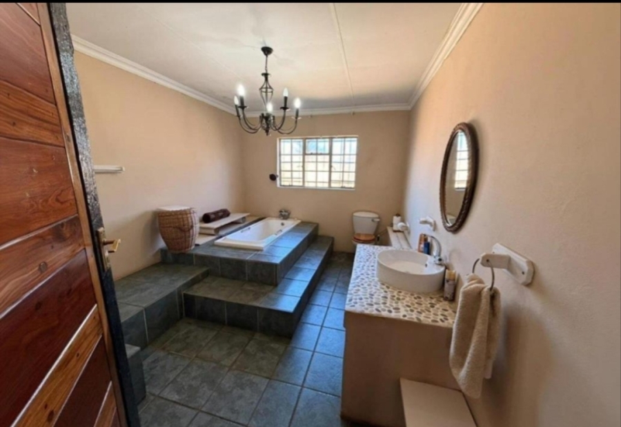 5 Bedroom Property for Sale in Golf Park Gauteng