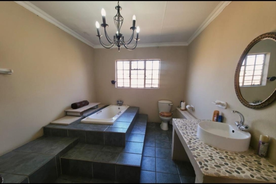 5 Bedroom Property for Sale in Golf Park Gauteng