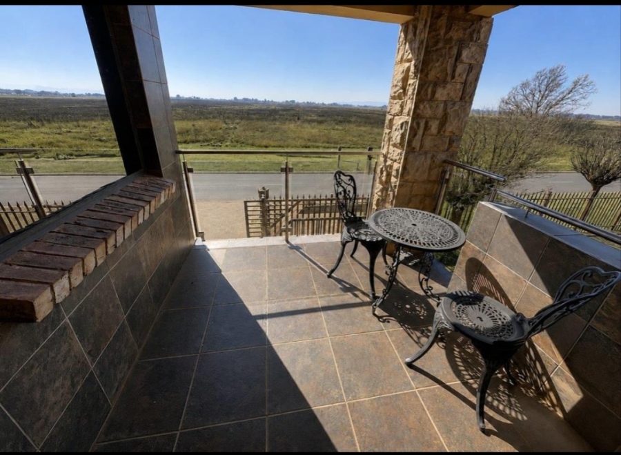 5 Bedroom Property for Sale in Golf Park Gauteng