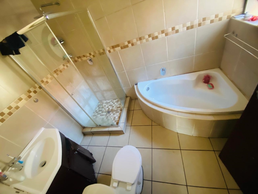 3 Bedroom Property for Sale in Vanderbijlpark SE 6 Gauteng