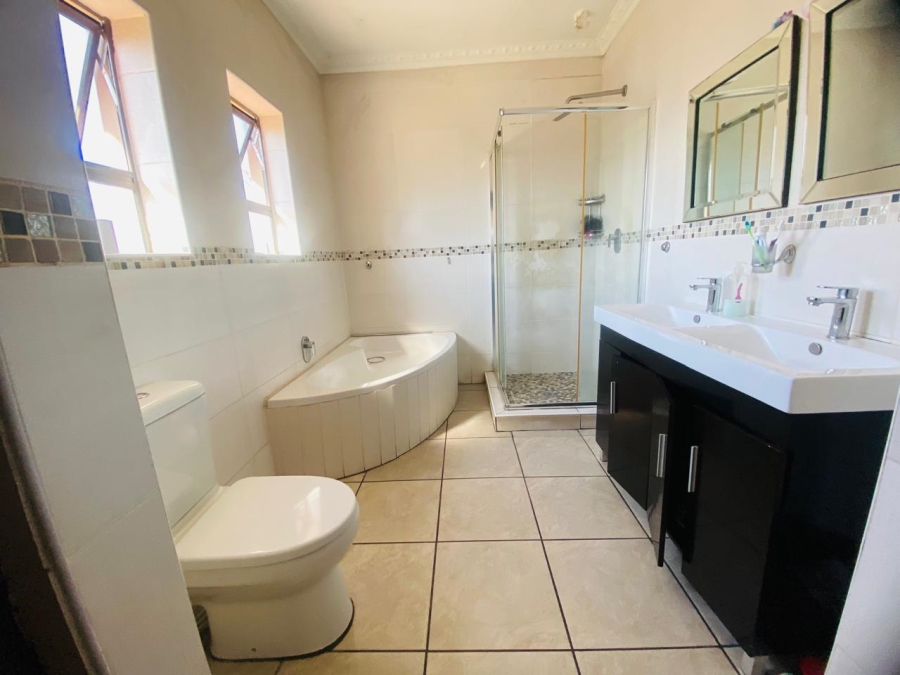 3 Bedroom Property for Sale in Vanderbijlpark SE 6 Gauteng