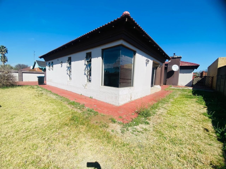 3 Bedroom Property for Sale in Vanderbijlpark SE 6 Gauteng