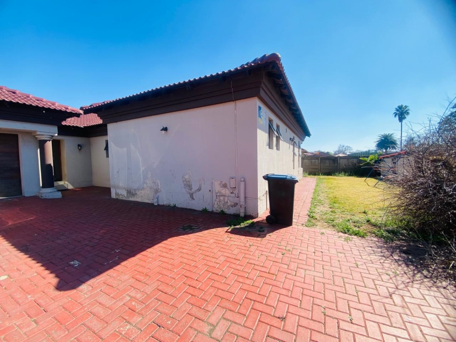 3 Bedroom Property for Sale in Vanderbijlpark SE 6 Gauteng