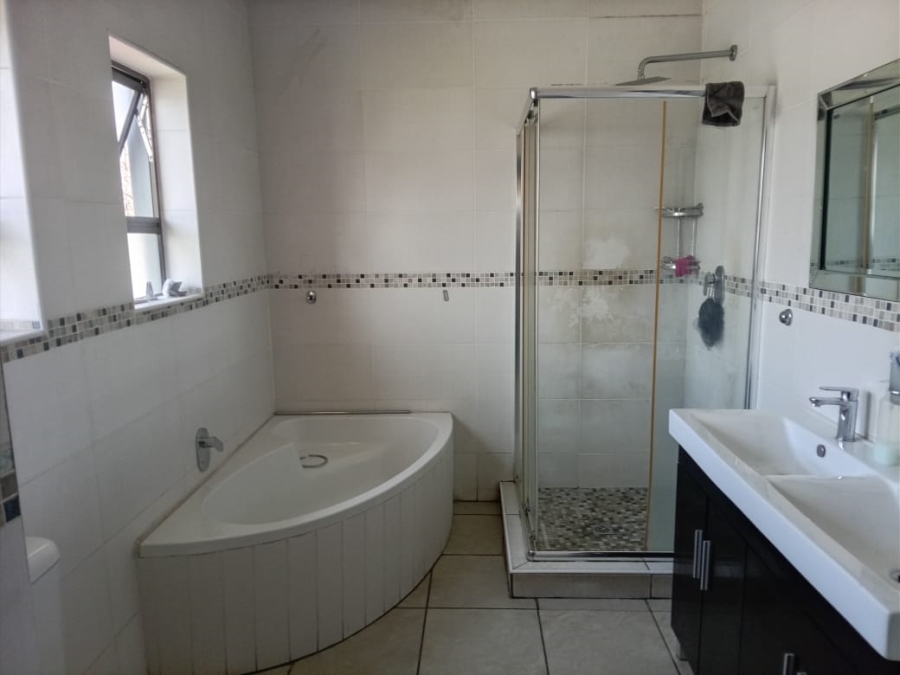 3 Bedroom Property for Sale in Vanderbijlpark SE 6 Gauteng