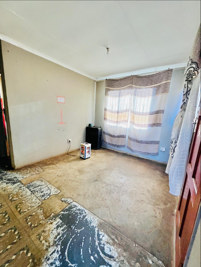 2 Bedroom Property for Sale in Lakeside Gauteng