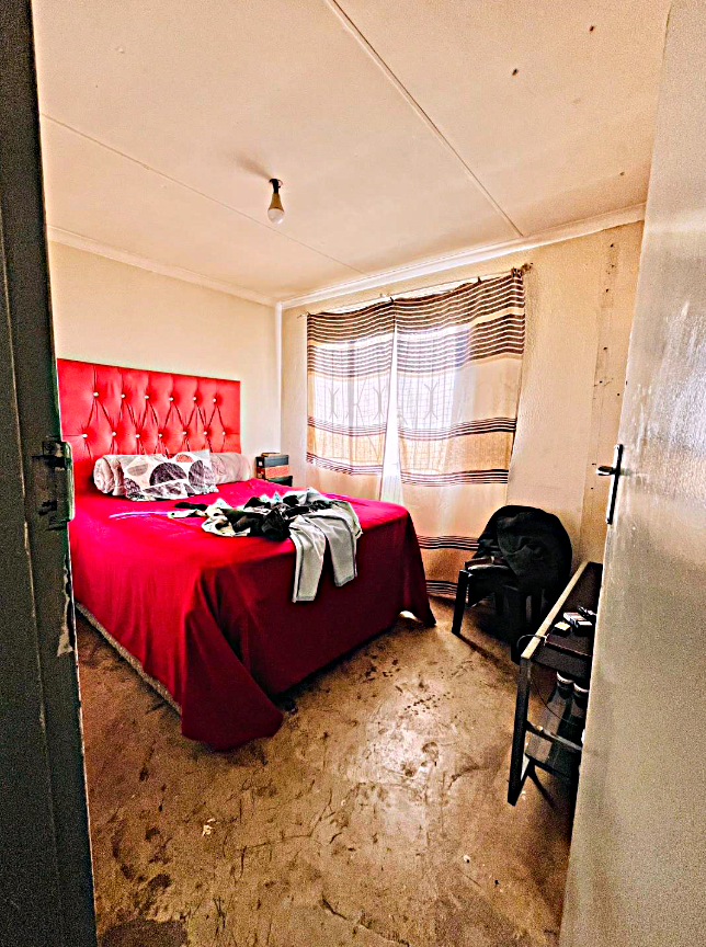 2 Bedroom Property for Sale in Lakeside Gauteng