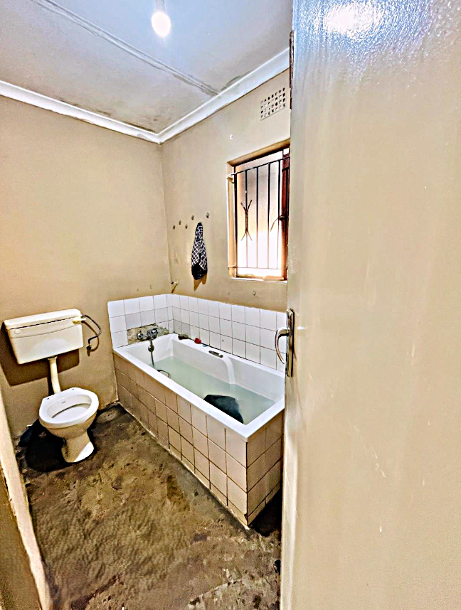 2 Bedroom Property for Sale in Lakeside Gauteng