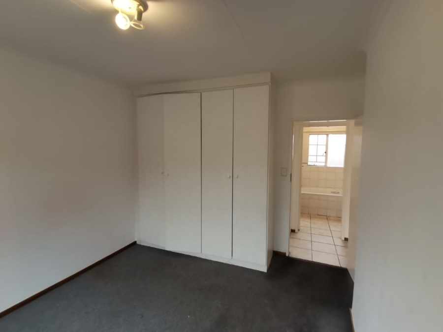 To Let 2 Bedroom Property for Rent in Kenmare Gauteng